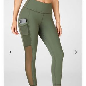 Fabletics Mila High-Waisted Pocket Capri